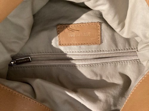 Bolso trenzado de cuero gamuza rojo óxido Burberry Haymarket palanca - Imagen 18 de 20