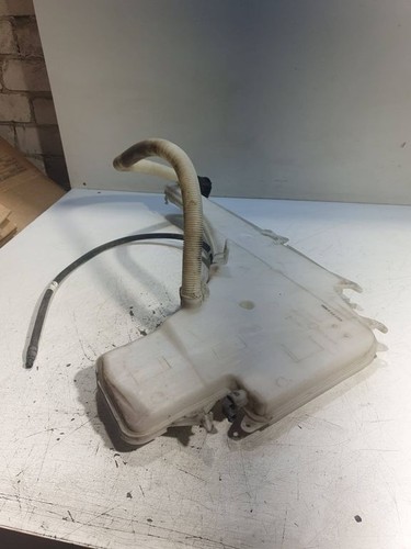 BMW 3 E90 E91 2010 Wischwasserbehälter 7068996 DMT7127