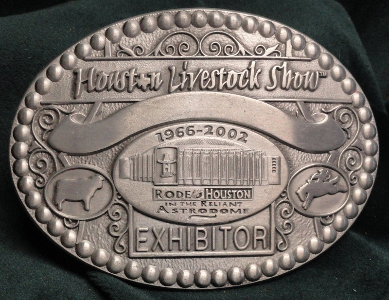 2002 Houston Livestock Show Rodeo Exhibitor Belt Buckle Halliburton Astrodome