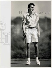 1989 Press Photo NBA player Vinny Del Negro plays golf at Bishop Maguire event