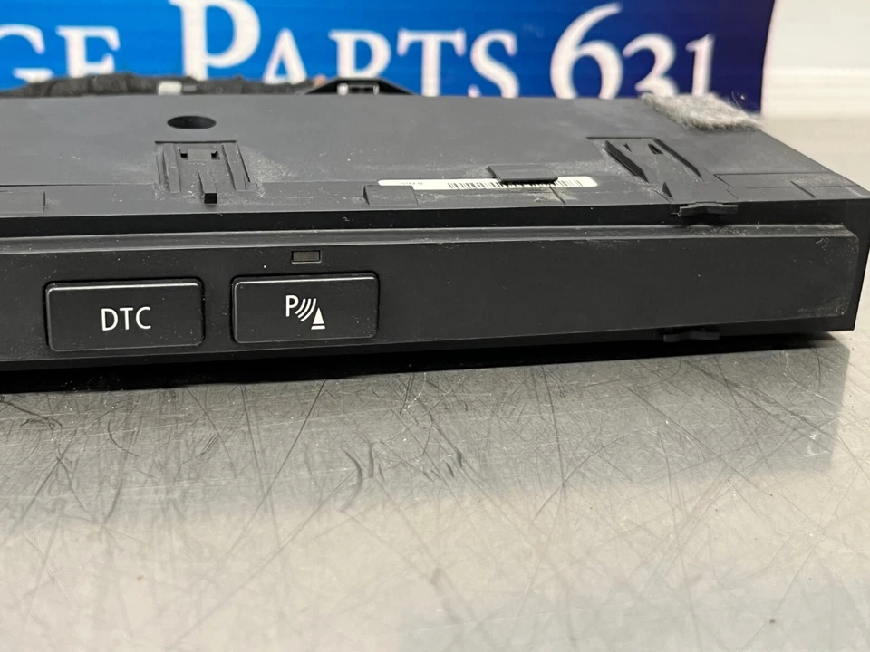 BMW 545i 2005 - E60 - Interruptor de control DTC y PDC - 131 k Foto 3 de 4