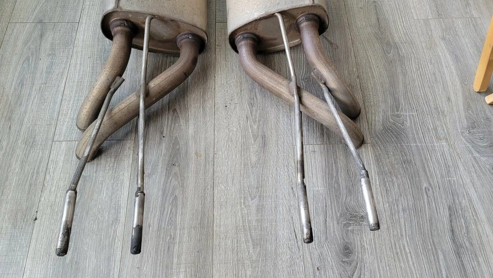 Mercedes G550 2017 OEM Muffler W/ Bracket Support Left And Right Foto 2 de 4