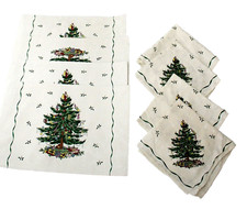 Christmas Tree Set of 4 Cloth Napkins  Set of 4 Placemats  Never Used
