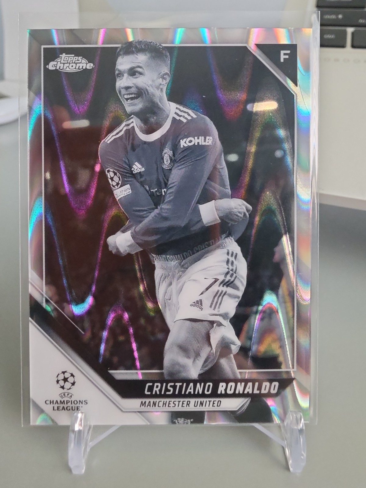 Cristiano Ronaldo Topps Chrome, 2023 Ray Wave Manchester United view 1