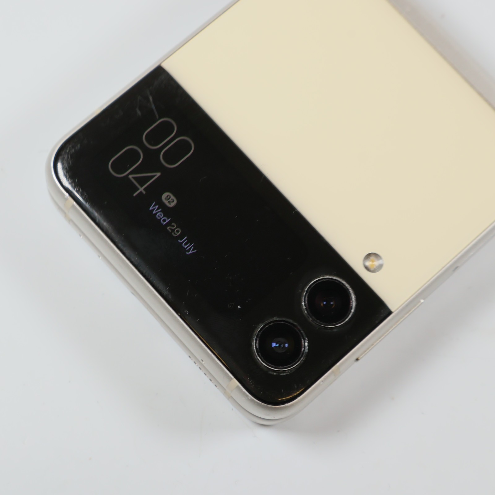 Samsung Galaxy Z Flip3 5G SM-F711B 128GB Cream Unlocked Average Condition 444