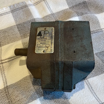 Delta D4M Hydraulic Gear Motor Used