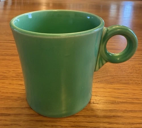 Vintage Fiestaware - 1960s Tom & Jerry coffee mug - medium green "O-ring" handle