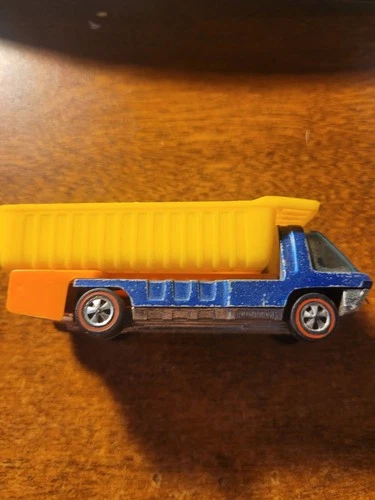 hot wheels redline heavyweights dump truck BLUE WITH BADGE!