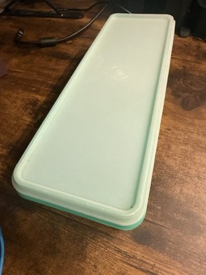 Tupperware Bread Keeper Green Plastic Rectangle Snap Lid 