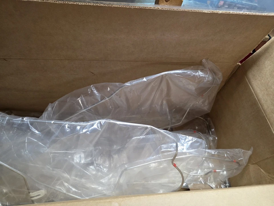 KIT LÍNEA FRENO PREFORMADO ACERO INOXIDABLE DORMAN 919-134 PARA 99-20 CHEVY GMC 2500 Foto 2 de 4