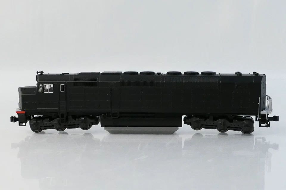 Kato 176-9205 N Scale DC Locomotive SDP40F Amtrak Phase 1 - Image 4 of 4