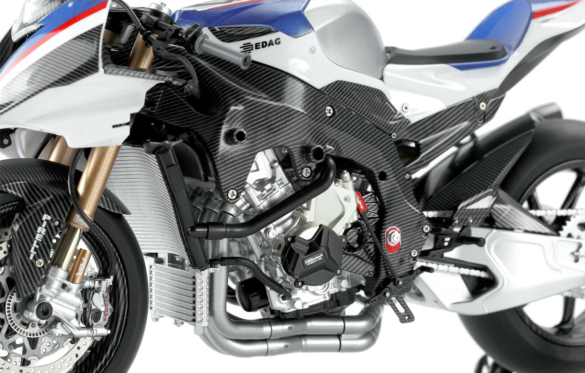 オートバイ・バイク MENG 1/9 BMW HP4 RACE MT-004 MNGMT004 1:9 Meng BMW HP4 Race Motorcycle - Sprue Brothers