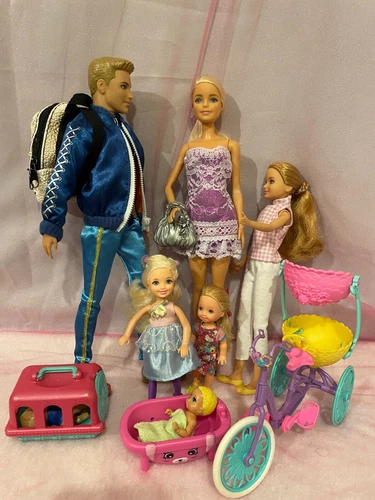 Family Dolls Set of 6 People with Mom, Dad, 4 Kids and a Puppy