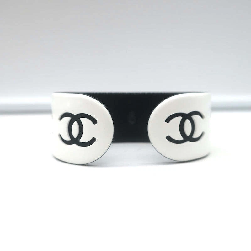Chanel 02P CC Resin Cuff Bracelet White & Black - Image 3 of 4