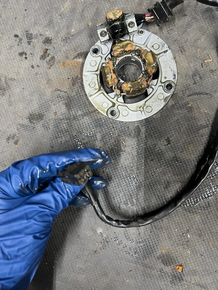 2000 Yamaha YZ 400 gerador de estator 2000 - Imagem 2 de 4