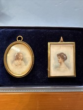 2x Spilla antica vittoriana miniatura ritratto pendente dipinta a mano signora bambino