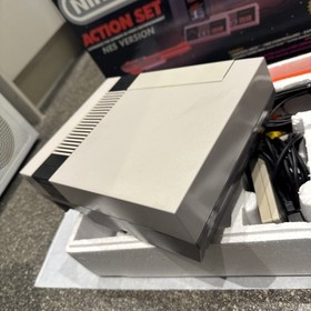 Nintendo Entertainment System NES-001 Action Set Console Bianca Buone Condizioni 