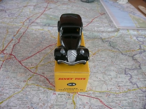 CITROËN Traction 11 BL Noire DINKY ATLAS réf 24 N 1/43 en boite - Picture 2 of 2