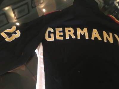 FANJACKE MIT ZIPPER ''GERMANY'' VON ZEROTWO  GR.M SCHWARZ SOCCER T-SHIRTJACKE HEMD