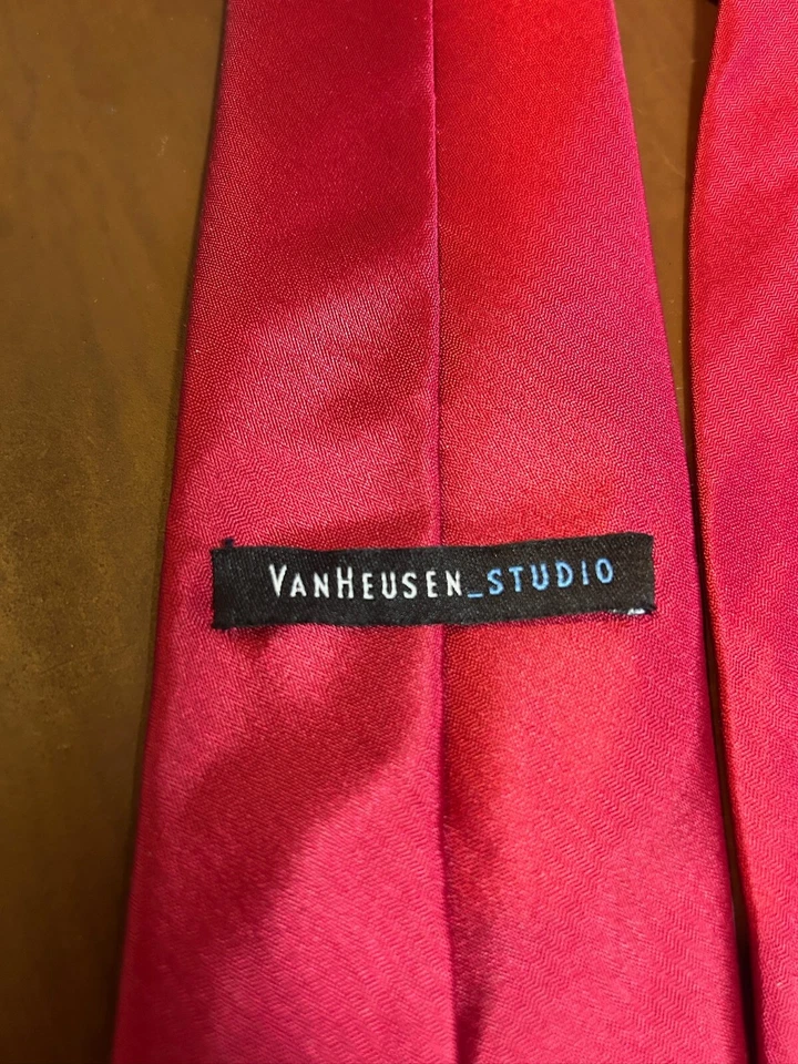 Gravata Van Heusen Studio vermelha masculina 100% seda Power Tie sólida - Imagem 3 de 4