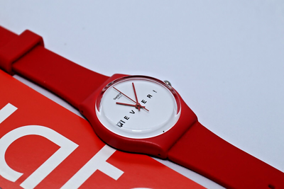 New Limited Swiss Swatch Red White 4EverFever GR404 34mm  display picture 3