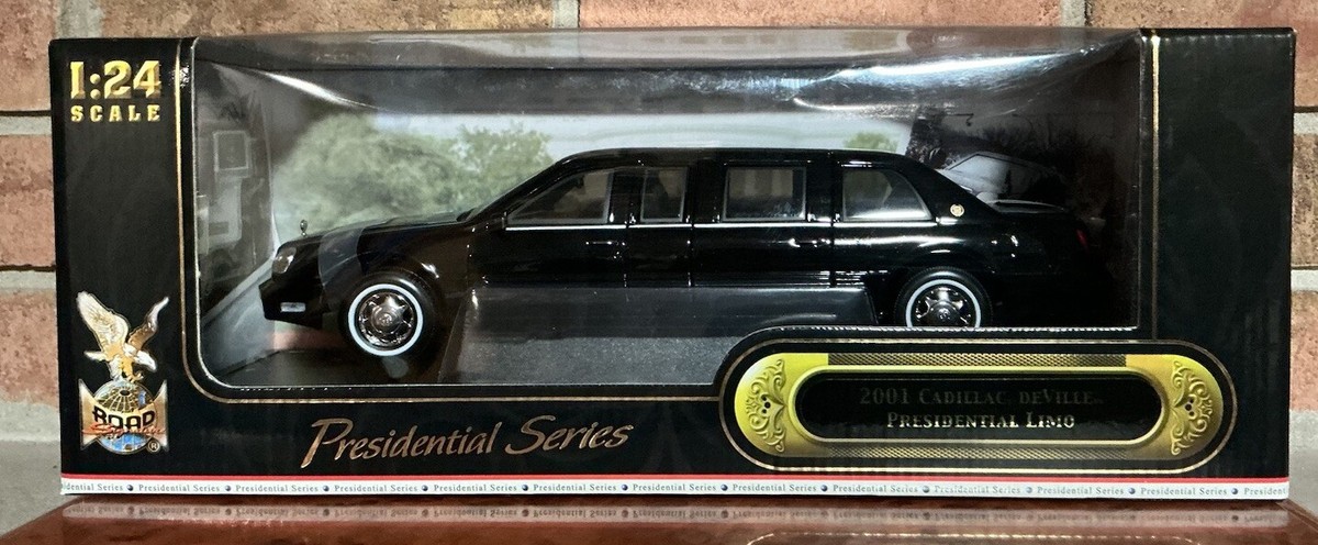 2001 CADILLAC DEVILLE 1:24 SCALE PRESIDENTIAL LIMO YAT MING RARE