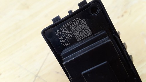 2018-2021 MERCEDES SPRINTER 3500 XD FRONT RIGHT PASSENGER SIDE WINDOW SWITCH OEM - Picture 8 of 8