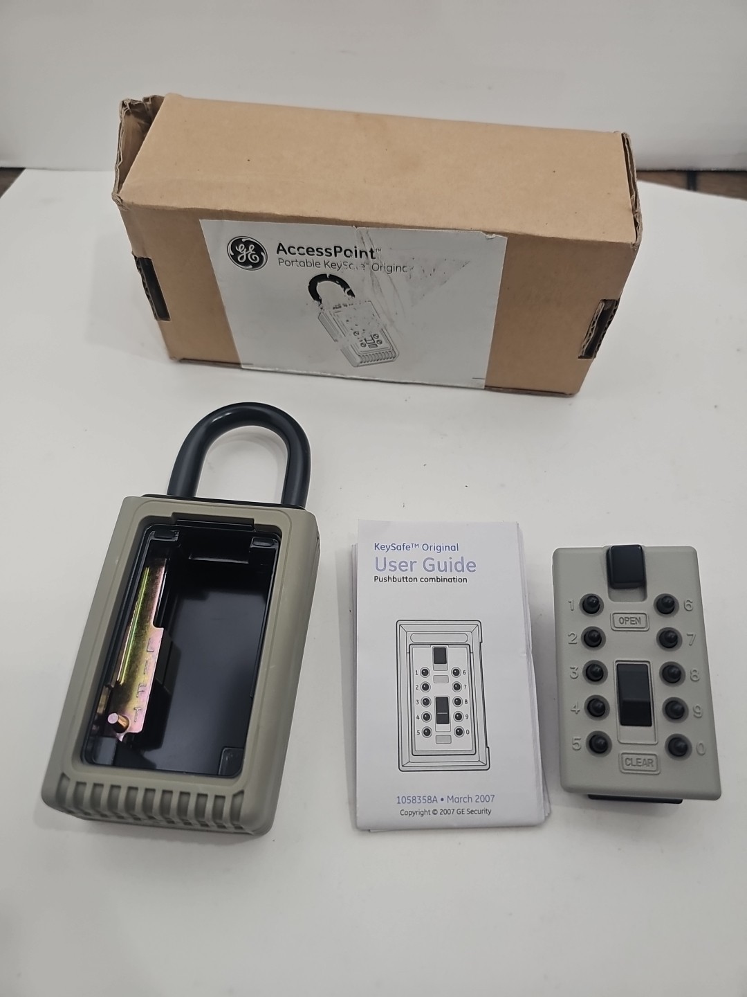 Kidde AccessPoint 001404 KeySafe 3-Key Portable Push Button Key Safe Box, Clay