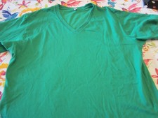 Uniqlo V-Neck T-Shirt - Green - Large