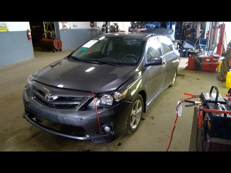 Rejilla inferior izquierda lado del conductor Corolla Sku #2494540 2013 Foto 2 de 4