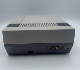 Nintendo NES System New 72 Pin +2 Controllers, Zapper Mario Duck Hunt Manual