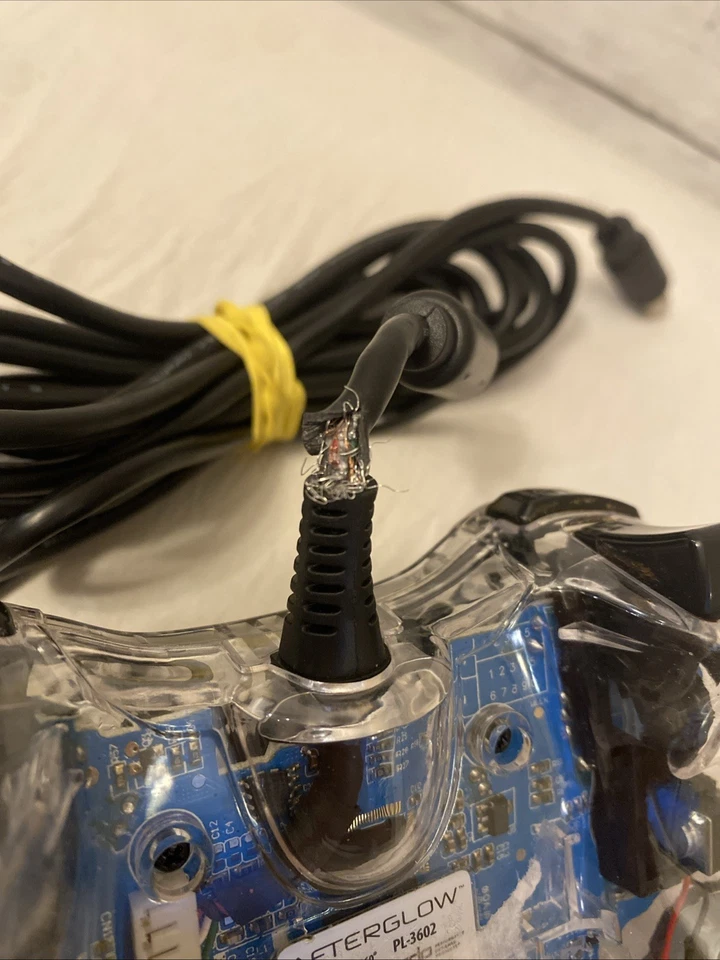 Microsoft Xbox 360 Afterglow Wired Clear Blue Controller - FOR PARTS - Image 4 of 4