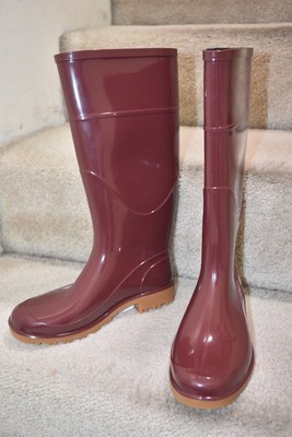 maroon rain boots