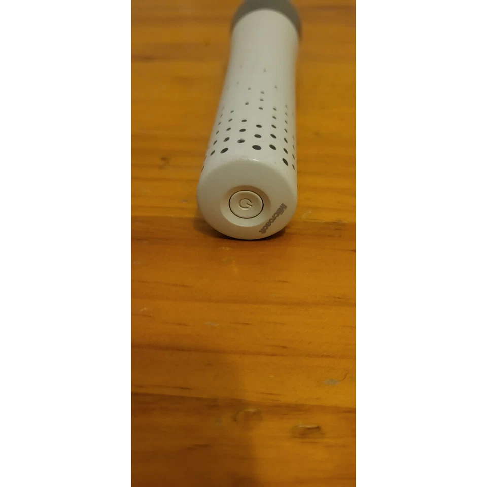 Microsoft White Handheld Wireless Light Up Handle Microphone For XBox 360 - Image 2 of 4