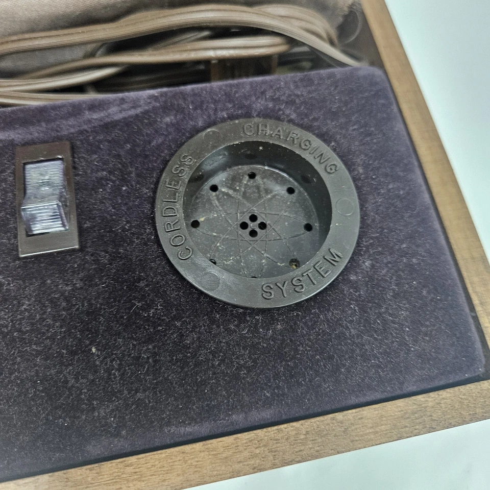 Electone Vintage In The Ear Hearing Aid And Charging Station - Image 4 of 4