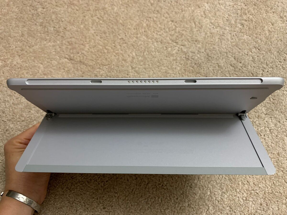 Microsoft Surface Go 1824, 8 GB Go Ram, 128GB W/ Backlit Microsoft Surface Go 1824, 8 GB Go Ram, 128GB W/ Backlit