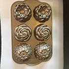 Pioneer Woman Nonstick Heavyweight Cast Aluminum Floral Cakelets — photo 1