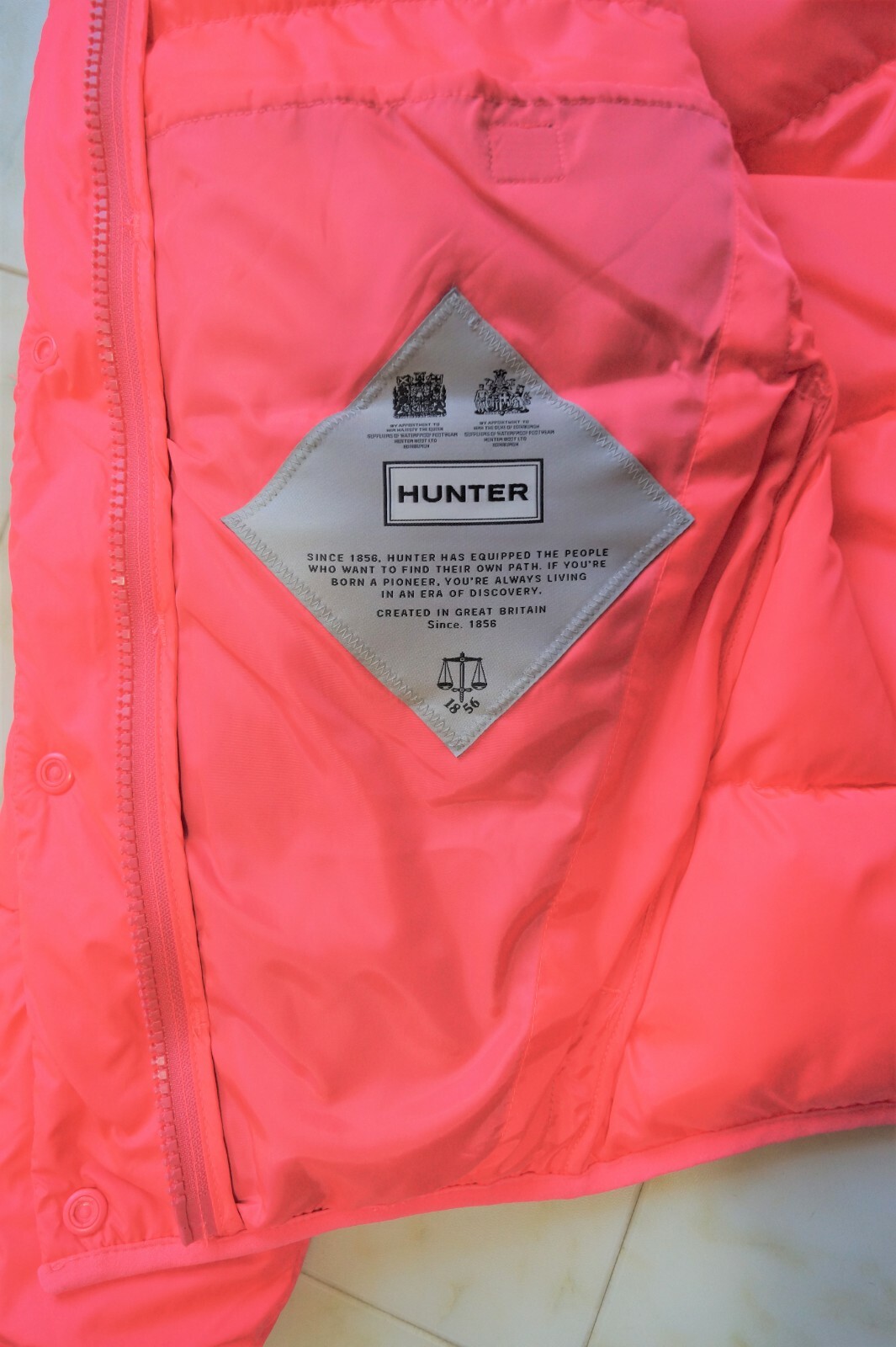 New Women’s Hunter Original Puffer Jacket Size US 10/12 Color HYPER PINK image 10