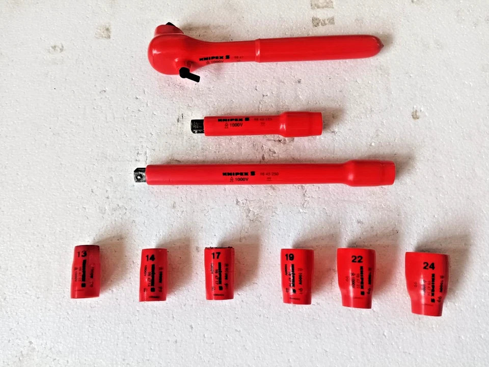 KNIPEX 1000V ELECTRICAL TOOL KIT WITH 1/2"RATCHET AND 2 EXTENSIONS. SIZE 13-24MM - Image 3 of 4
