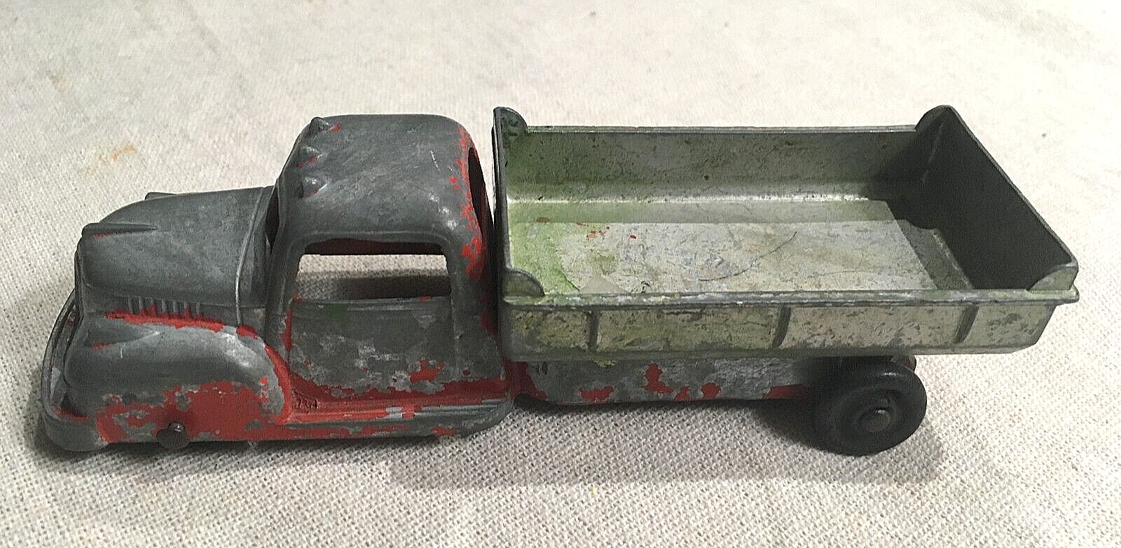 Vintage TootsieToy 194753 International K5 Dump Truck, Made in the