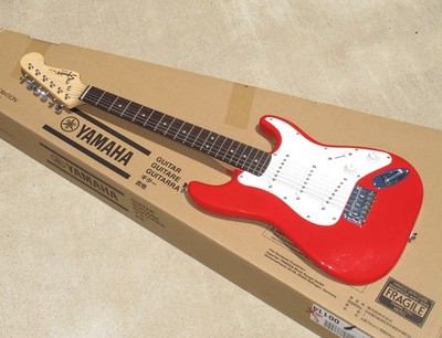 Squier Mini Strat Electric Guitar RED - Excellent - Kids Short Scale w/ Gig Bag!