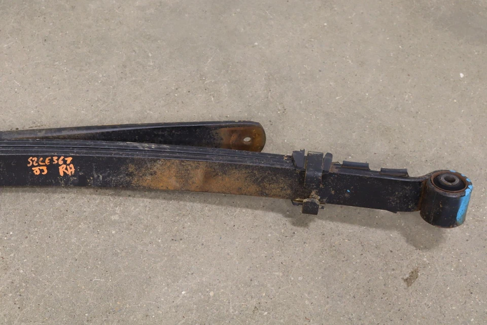 01-10 Chevy GMC 2500HD OEM Rear Leaf Springs Pair Left/Right Southern - Image 4 of 4