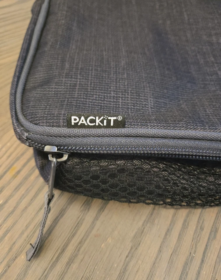 Usado en Excelente Condición PackIt Gris Negro Aislado Clásico Fiambrera Bolsa Refrigerador Personal Foto 2 de 4