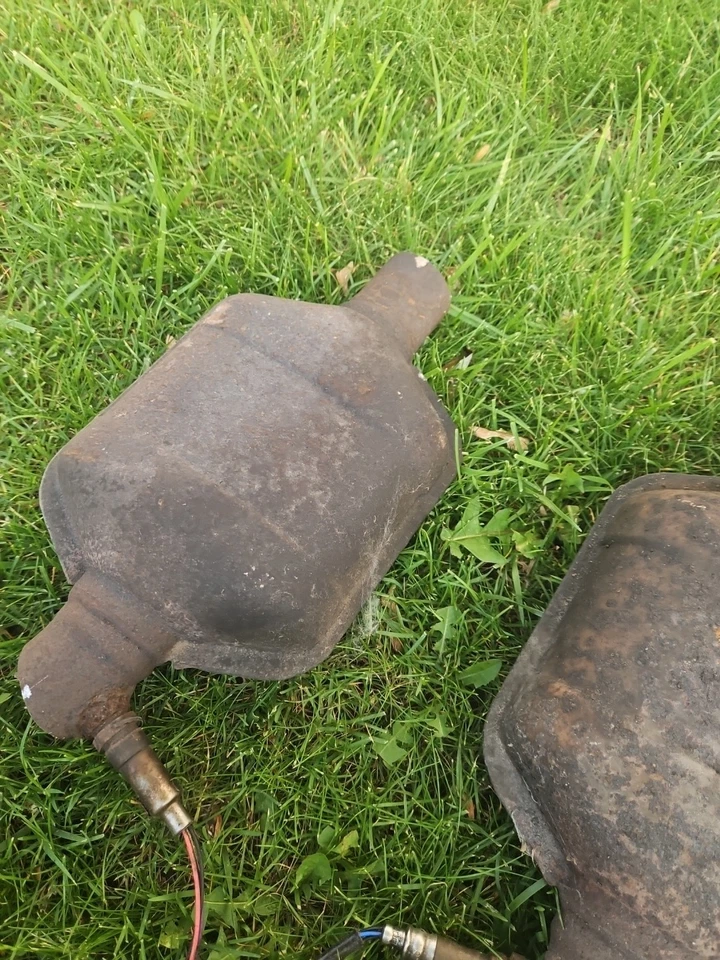 94 95 96 Cadillac Fleetwood Brougham Chatarra Usado Silenciador Convertidor Catalítico O2 Foto 4 de 4