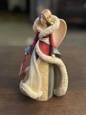 Enesco The Heart Of Christmas Angel -Feliz Navidad Item #4046832 Enesco The Heart Of Christmas Angel -Feliz Navidad Item #4046832