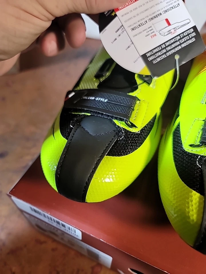 NUEVO Vittoria Fusion 2 Zapatos de Ciclismo de Carretera Fluro - EU 40 US 7 1/2 Hombres 9 Mujeres Foto 3 de 4