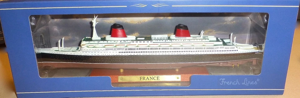 France Schiffsmodell ATLAS French Lines neu in Box 1:1250 NEU OVP UI2 µ