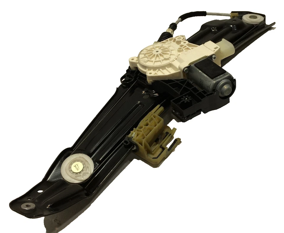 Двигатель регулятора стекла задней левой водительской двери 535d BMW F10 от оригинального производителя 2014-2016 годов выпуска - Изображение 3 из 4