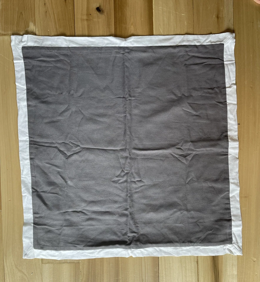 NOVA Capa de Travesseiro Kate Spade Frame Euro Sham Europeia - Cinza e Branco - Imagem 2 de 3