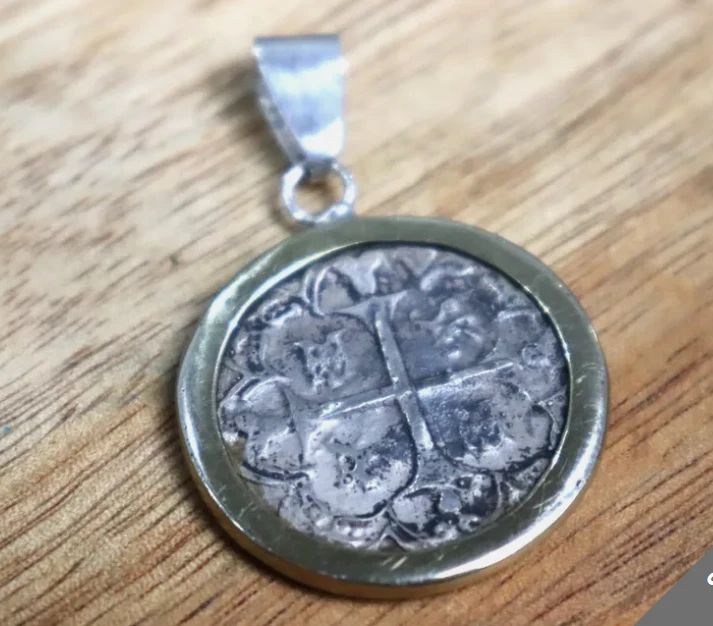 Urca de Lima ESPAÑA MONEDA PIRATA COLONIAL PLATA ESTERLINA .925 sólida colgante 40 mm Foto 3 de 4